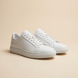 حذاء رياضي أبيض